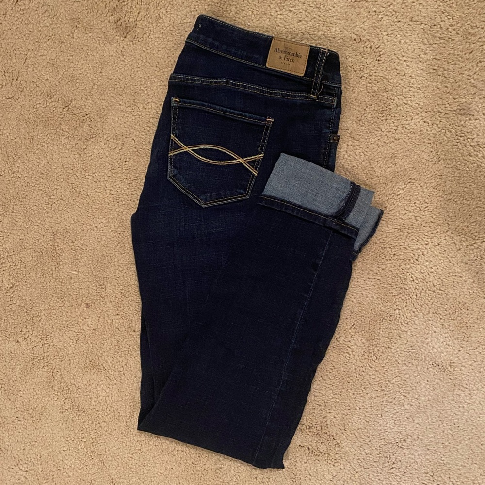 Dark blue Abercrombie & Fitch women’s jeans 8R